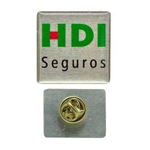 Pin de aluminio con TACHUELA impresión shine color y resina.-